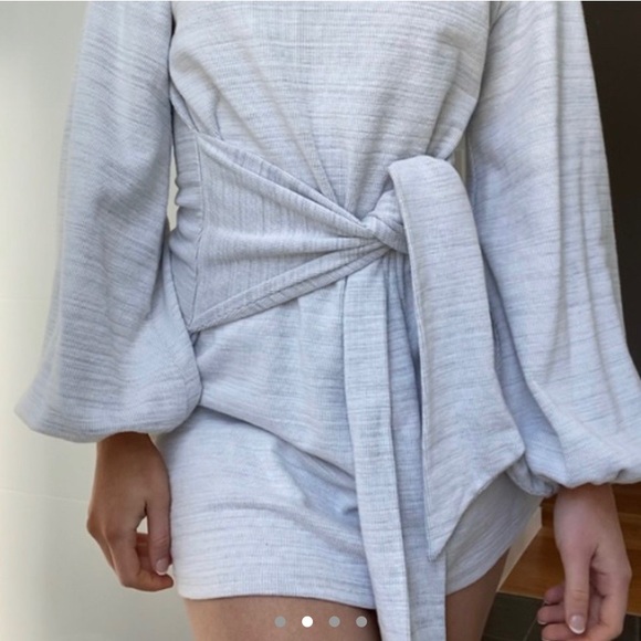 Puff long sleeve Dress - Picture 4 of 5